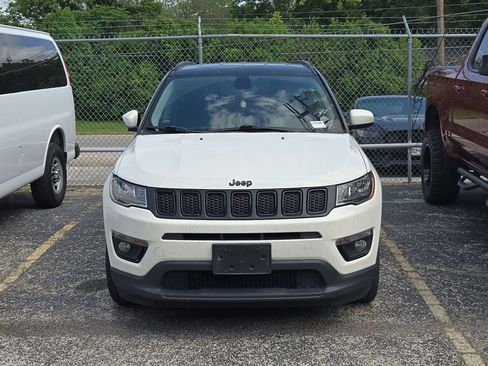 Used 2019 Jeep Compass Latitude FWD image 6