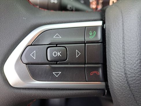 Used 2025 Jeep Compass Trailhawk AWD/4WD image 37