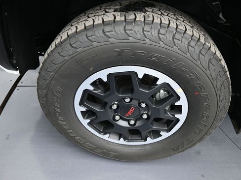 New 2024 Toyota Tacoma TRD Off-Road image 14