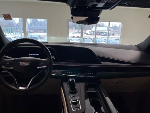 Used 2023 Cadillac Escalade Premium Luxury image 19