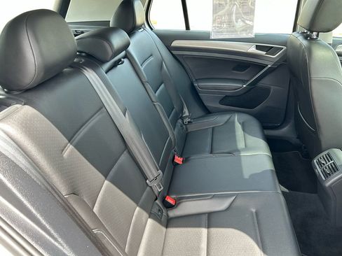 Used 2016 Volkswagen Golf SE w/ Lighting Package image 19