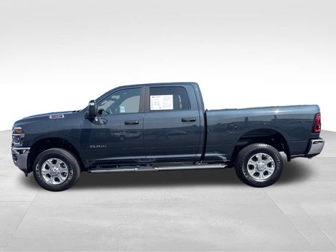 Used 2026 RAM 2500 Big Horn AWD/4WD image 2
