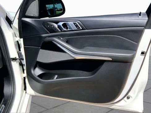 Used 2022 BMW X5 M50i AWD/4WD image 21