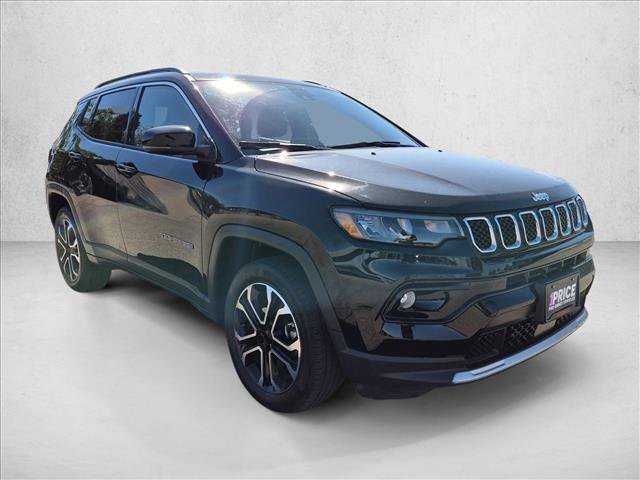 Used 2023 Jeep Compass Limited AWD/4WD image 3