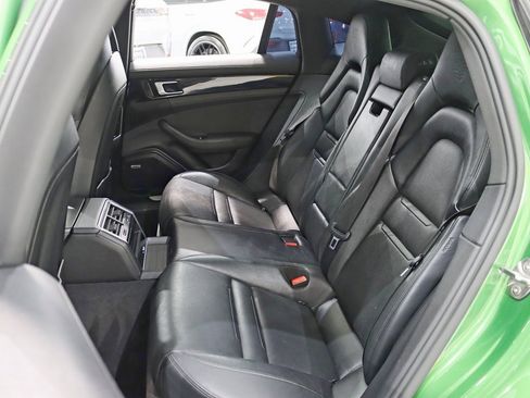 Used 2020 Porsche Panamera image 27