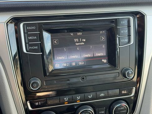 Used 2017 Volkswagen Passat 1.8T S image 29