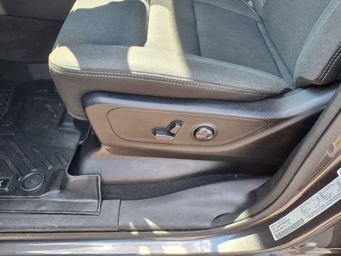Used 2022 RAM 1500 Big Horn AWD/4WD image 18