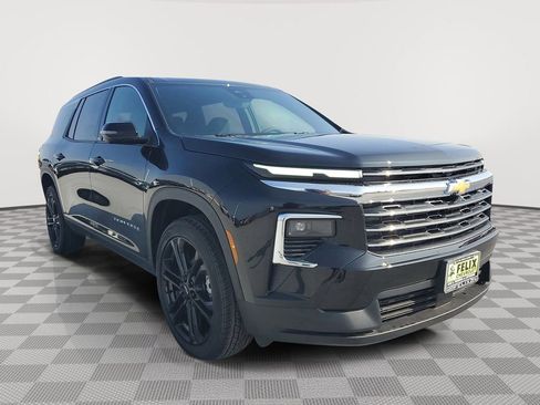 New 2026 Chevrolet Traverse LT w/ Driver Confidence Package FWD image 2