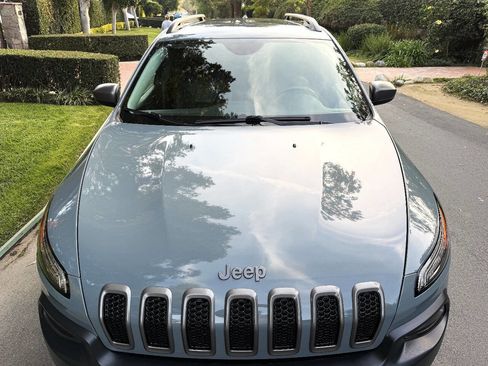 Used 2015 Jeep Cherokee Trailhawk w/ Comfort/Convenience Group image 13