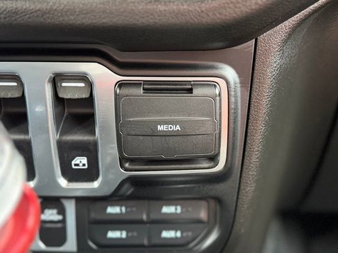 Used 2024 Jeep Wrangler Willys image 14