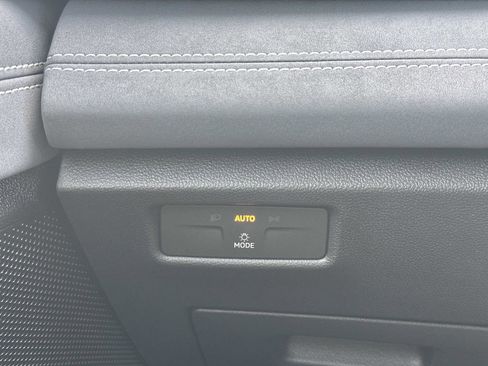 New 2026 Volkswagen Tiguan SE image 26