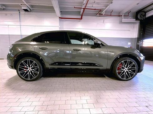 Used 2026 Porsche Macan Turbo Electric AWD/4WD image 6