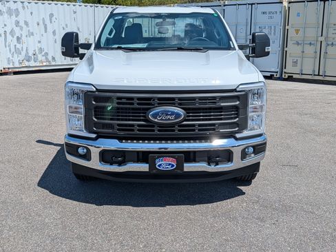 New 2026 Ford F250 XL w/ XL Chrome Package image 9