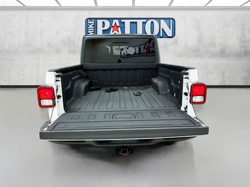 Used 2021 Jeep Gladiator Sport image 24