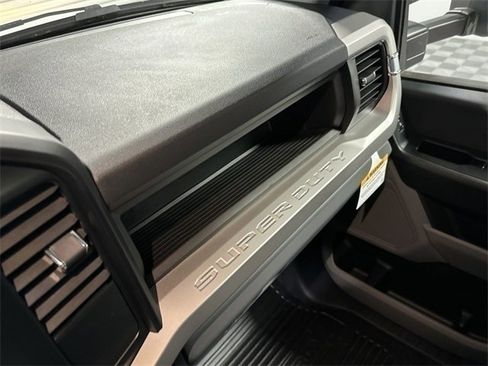 New 2023 Ford F550 4x4 Regular Cab Super Duty image 30