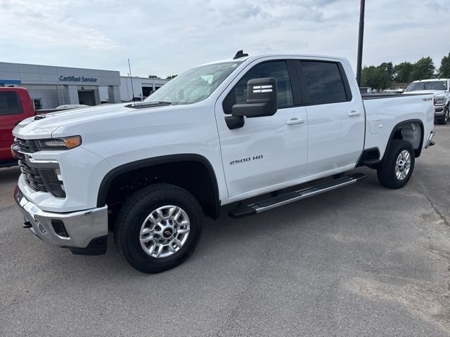 Used 2025 Chevrolet Silverado 2500 LT w/ Convenience Package AWD/4WD image 2