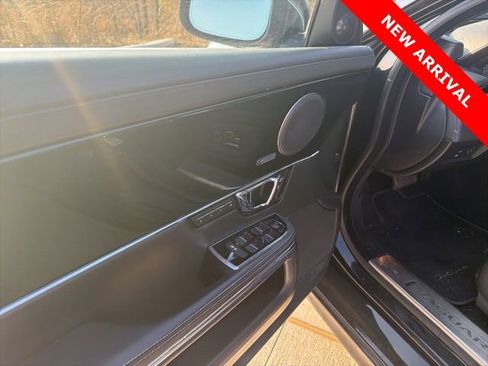 Used 2015 Jaguar XJ Base image 9