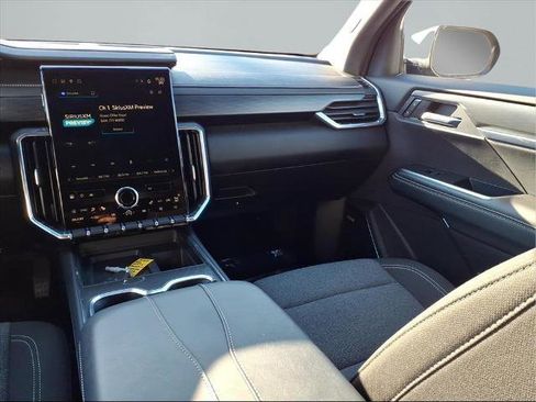 Used 2025 GMC Acadia Elevation image 10