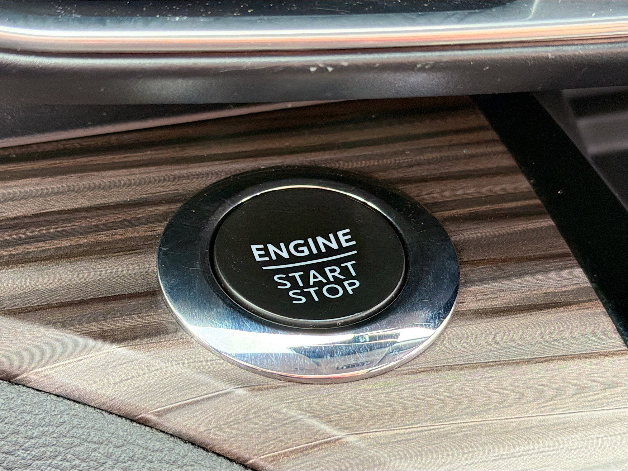 Used 2022 Ford Explorer Limited AWD/4WD image 9