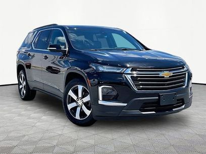 Used 2023 Chevrolet Traverse LT w/ LT Premium Package