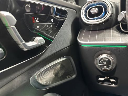 Used 2025 Mercedes-Benz C 300 4MATIC Sedan image 16