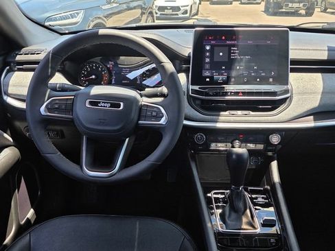 Used 2023 Jeep Compass Latitude AWD/4WD image 14