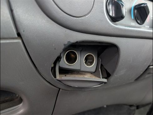 Used 1999 Ford F150 XLT image 17