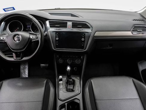 Used 2021 Volkswagen Tiguan SEL FWD image 16