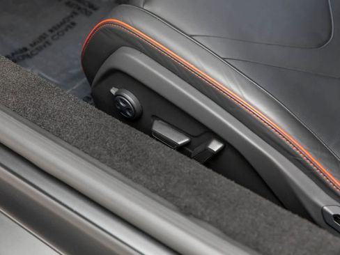 Used 2024 Lamborghini Revuelto image 24