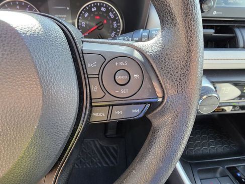 Used 2022 Toyota RAV4 XLE image 29