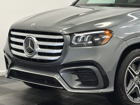 Used 2025 Mercedes-Benz GLS 450 4MATIC image 2