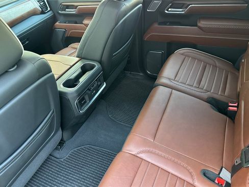 Used 2024 GMC Sierra 3500 Denali Ultimate image 13