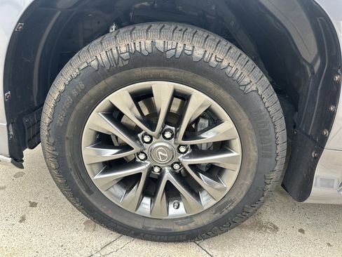 Used 2018 Lexus GX 460 Premium AWD/4WD image 33