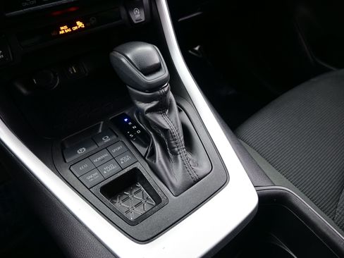 Used 2024 Toyota RAV4 LE image 20