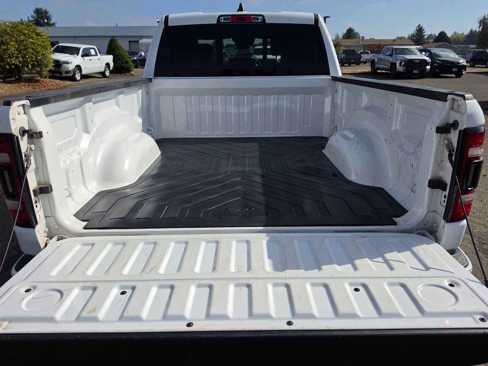 Used 2021 RAM 1500 Laramie AWD/4WD image 16