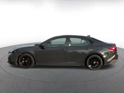 Used 2025 Toyota Camry SE image 7