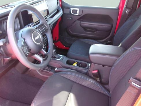 Used 2025 Jeep Wrangler Unlimited Rubicon 4xe w/ Convenience Group image 10