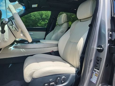 Used 2025 Genesis Electrified GV70 AWD/4WD image 7