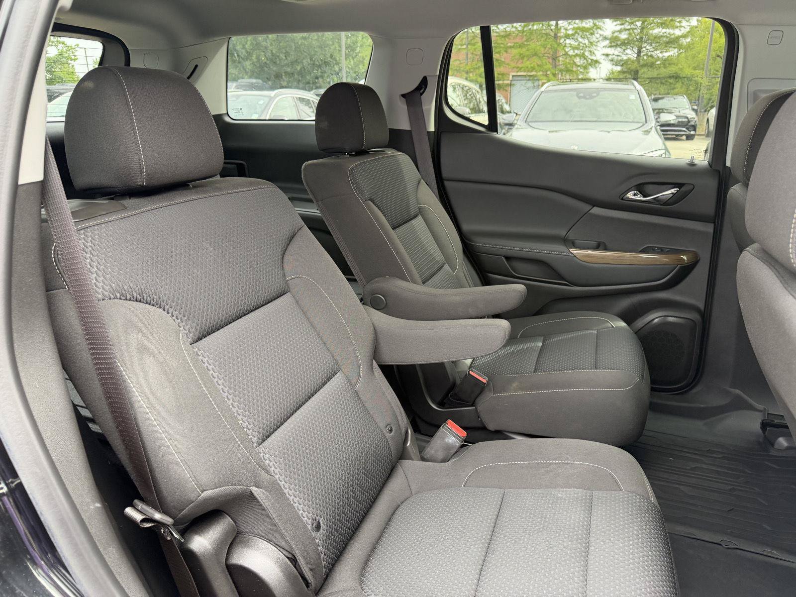 Used 2021 GMC Acadia SLE w/ Driver Convenience Package FWD image 26