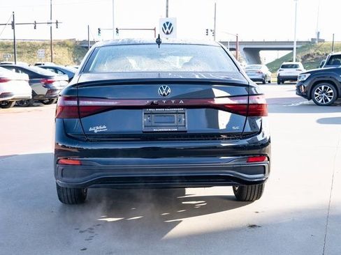 New 2026 Volkswagen Jetta SE image 5