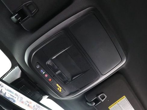 Used 2025 Chevrolet Equinox LT w/ Safety and Technology Package FWD image 29