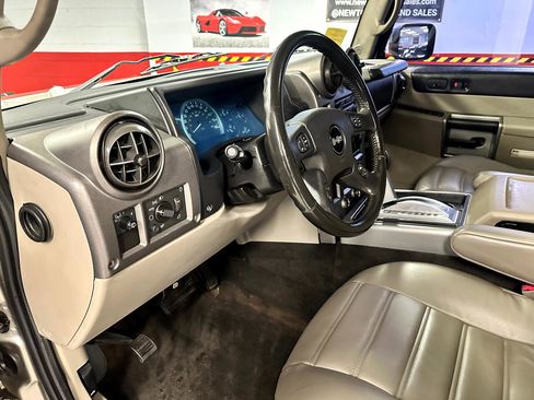 Used 2004 HUMMER H2 w/ Preferred Equipment Group image 24