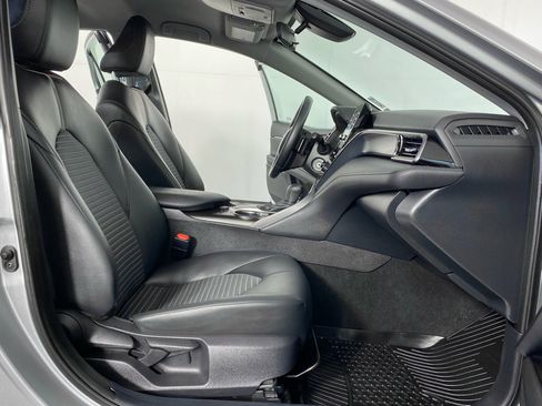 Used 2024 Toyota Camry SE FWD image 14