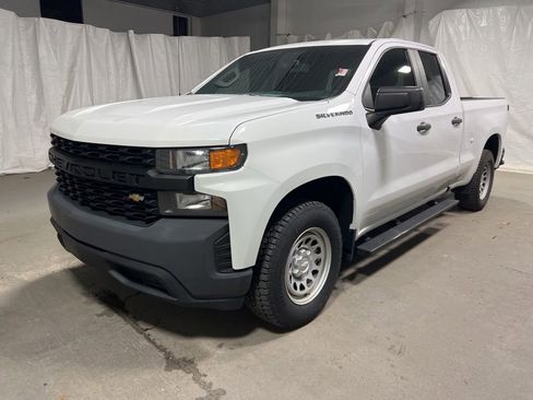 Used 2021 Chevrolet Silverado 1500 W/T w/ WT Value Package RWD image 3