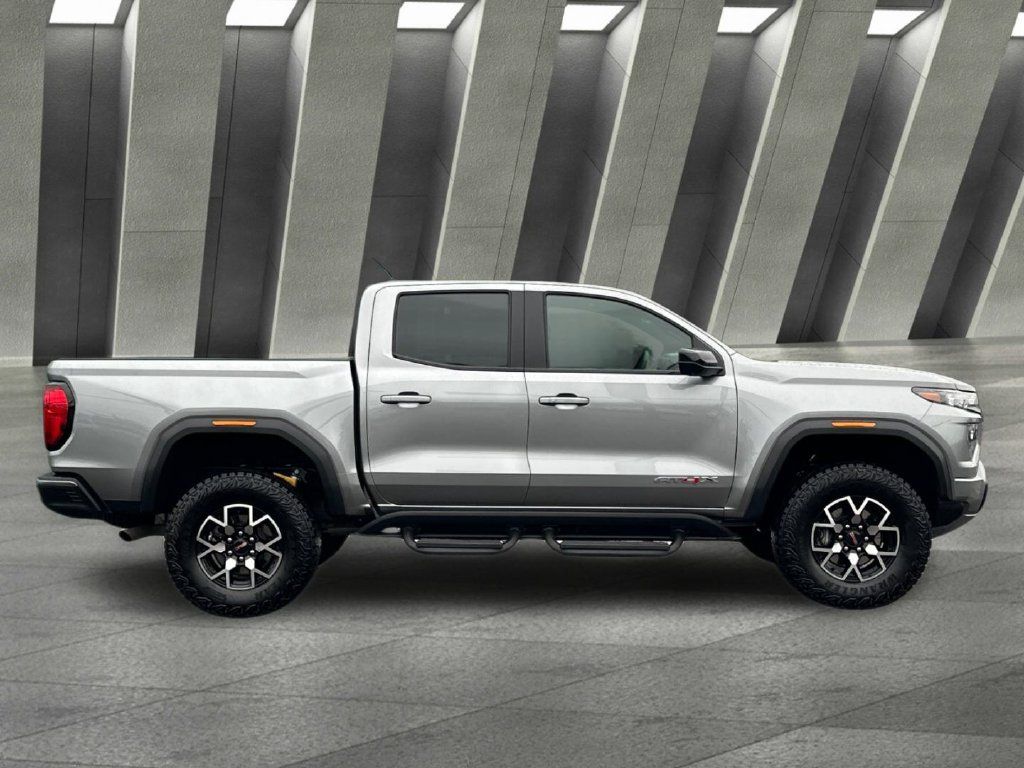 Used 2024 GMC Canyon AT4X AWD/4WD image 2