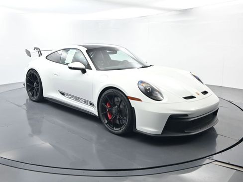 Certified 2022 Porsche 911 GT3 image 17