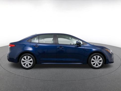 Used 2025 Toyota Corolla LE FWD image 10