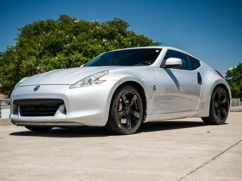 Used 2009 Nissan 370Z Touring w/ Sport Pkg image 5