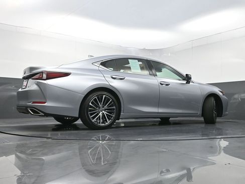 Used 2024 Lexus ES 350 w/ Premium Package image 33