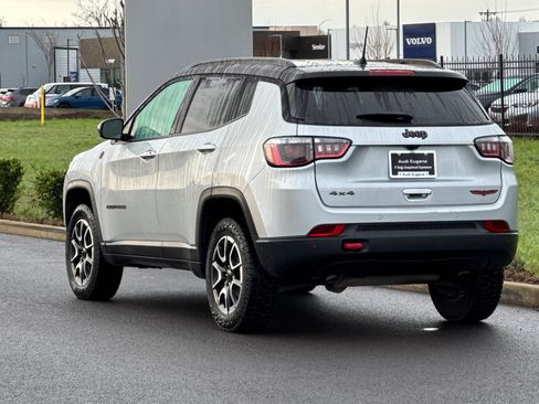 Used 2024 Jeep Compass Trailhawk image 5